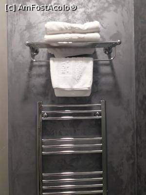 [P07] grup sanitar in camera matrimonială » foto by silvia tudoran
 - 
<span class="allrVoted glyphicon glyphicon-heart hidden" id="av997935"></span>
<a class="m-l-10 hidden" id="sv997935" onclick="voting_Foto_DelVot(,997935,21990)" role="button">șterge vot <span class="glyphicon glyphicon-remove"></span></a>
<a id="v9997935" class=" c-red"  onclick="voting_Foto_SetVot(997935)" role="button"><span class="glyphicon glyphicon-heart-empty"></span> <b>LIKE</b> = Votează poza</a> <img class="hidden"  id="f997935W9" src="/imagini/loader.gif" border="0" /><span class="AjErrMes hidden" id="e997935ErM"></span>