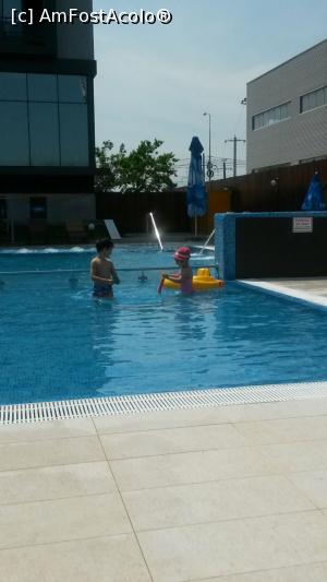 [P04] Piscina exterioara pentru copii » foto by cri_zina
 - 
<span class="allrVoted glyphicon glyphicon-heart hidden" id="av861502"></span>
<a class="m-l-10 hidden" id="sv861502" onclick="voting_Foto_DelVot(,861502,21990)" role="button">șterge vot <span class="glyphicon glyphicon-remove"></span></a>
<a id="v9861502" class=" c-red"  onclick="voting_Foto_SetVot(861502)" role="button"><span class="glyphicon glyphicon-heart-empty"></span> <b>LIKE</b> = Votează poza</a> <img class="hidden"  id="f861502W9" src="/imagini/loader.gif" border="0" /><span class="AjErrMes hidden" id="e861502ErM"></span>