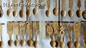 [P16] Linguri sculptate, cu etichetele originale scrise de Ioan Țugui » foto by Lucien
 - 
<span class="allrVoted glyphicon glyphicon-heart hidden" id="av818991"></span>
<a class="m-l-10 hidden" id="sv818991" onclick="voting_Foto_DelVot(,818991,22030)" role="button">șterge vot <span class="glyphicon glyphicon-remove"></span></a>
<a id="v9818991" class=" c-red"  onclick="voting_Foto_SetVot(818991)" role="button"><span class="glyphicon glyphicon-heart-empty"></span> <b>LIKE</b> = Votează poza</a> <img class="hidden"  id="f818991W9" src="/imagini/loader.gif" border="0" /><span class="AjErrMes hidden" id="e818991ErM"></span>