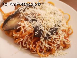 [P34] La Paglia Antica Trattoria; pasta alla Norma » foto by crismis
 - 
<span class="allrVoted glyphicon glyphicon-heart hidden" id="av1125171"></span>
<a class="m-l-10 hidden" id="sv1125171" onclick="voting_Foto_DelVot(,1125171,22049)" role="button">șterge vot <span class="glyphicon glyphicon-remove"></span></a>
<a id="v91125171" class=" c-red"  onclick="voting_Foto_SetVot(1125171)" role="button"><span class="glyphicon glyphicon-heart-empty"></span> <b>LIKE</b> = Votează poza</a> <img class="hidden"  id="f1125171W9" src="/imagini/loader.gif" border="0" /><span class="AjErrMes hidden" id="e1125171ErM"></span>