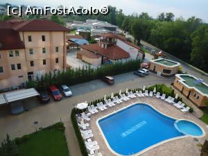 [P01] vedere din balcon catre parcare si piscina » foto by buterfly*
 - 
<span class="allrVoted glyphicon glyphicon-heart hidden" id="av863814"></span>
<a class="m-l-10 hidden" id="sv863814" onclick="voting_Foto_DelVot(,863814,22051)" role="button">șterge vot <span class="glyphicon glyphicon-remove"></span></a>
<a id="v9863814" class=" c-red"  onclick="voting_Foto_SetVot(863814)" role="button"><span class="glyphicon glyphicon-heart-empty"></span> <b>LIKE</b> = Votează poza</a> <img class="hidden"  id="f863814W9" src="/imagini/loader.gif" border="0" /><span class="AjErrMes hidden" id="e863814ErM"></span>