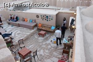 [P75] Yazd, Orașul Vechi, Art House, cafeneaua de pe acoperiș » foto by mprofeanu
 - 
<span class="allrVoted glyphicon glyphicon-heart hidden" id="av865321"></span>
<a class="m-l-10 hidden" id="sv865321" onclick="voting_Foto_DelVot(,865321,22077)" role="button">șterge vot <span class="glyphicon glyphicon-remove"></span></a>
<a id="v9865321" class=" c-red"  onclick="voting_Foto_SetVot(865321)" role="button"><span class="glyphicon glyphicon-heart-empty"></span> <b>LIKE</b> = Votează poza</a> <img class="hidden"  id="f865321W9" src="/imagini/loader.gif" border="0" /><span class="AjErrMes hidden" id="e865321ErM"></span>