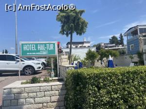 [P03] Hal Tur Hotel Pamukkale - o parte din parcarea proprie » foto by nicole33
 - 
<span class="allrVoted glyphicon glyphicon-heart hidden" id="av1425121"></span>
<a class="m-l-10 hidden" id="sv1425121" onclick="voting_Foto_DelVot(,1425121,22086)" role="button">șterge vot <span class="glyphicon glyphicon-remove"></span></a>
<a id="v91425121" class=" c-red"  onclick="voting_Foto_SetVot(1425121)" role="button"><span class="glyphicon glyphicon-heart-empty"></span> <b>LIKE</b> = Votează poza</a> <img class="hidden"  id="f1425121W9" src="/imagini/loader.gif" border="0" /><span class="AjErrMes hidden" id="e1425121ErM"></span>