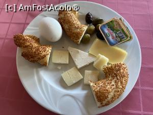 [P47] Hal Tur Hotel Pamukkale - la micul dejun » foto by nicole33
 - 
<span class="allrVoted glyphicon glyphicon-heart hidden" id="av1425165"></span>
<a class="m-l-10 hidden" id="sv1425165" onclick="voting_Foto_DelVot(,1425165,22086)" role="button">șterge vot <span class="glyphicon glyphicon-remove"></span></a>
<a id="v91425165" class=" c-red"  onclick="voting_Foto_SetVot(1425165)" role="button"><span class="glyphicon glyphicon-heart-empty"></span> <b>LIKE</b> = Votează poza</a> <img class="hidden"  id="f1425165W9" src="/imagini/loader.gif" border="0" /><span class="AjErrMes hidden" id="e1425165ErM"></span>