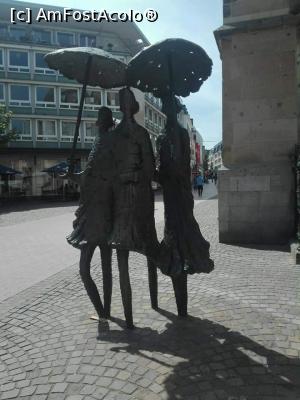 [P07] Statuie la intrarea uneia din zonele pietonale din Aachen » foto by ManuelaManu
 - 
<span class="allrVoted glyphicon glyphicon-heart hidden" id="av999765"></span>
<a class="m-l-10 hidden" id="sv999765" onclick="voting_Foto_DelVot(,999765,22094)" role="button">șterge vot <span class="glyphicon glyphicon-remove"></span></a>
<a id="v9999765" class=" c-red"  onclick="voting_Foto_SetVot(999765)" role="button"><span class="glyphicon glyphicon-heart-empty"></span> <b>LIKE</b> = Votează poza</a> <img class="hidden"  id="f999765W9" src="/imagini/loader.gif" border="0" /><span class="AjErrMes hidden" id="e999765ErM"></span>