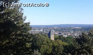 [P08] 8. Turnul pătrat aparține bisericii St. Salvator, de pe dealul vecin Salvatorberg. E o biserică nu prea mare, ridicată în 1885, în stil neoromanic, pe locul unei vechi biserici romanice datând puțin dinaintea anului 1000, din timpul lui Otto al III-lea.
Astăzi, este biserica preferată p » foto by adso
 - 
<span class="allrVoted glyphicon glyphicon-heart hidden" id="av1156364"></span>
<a class="m-l-10 hidden" id="sv1156364" onclick="voting_Foto_DelVot(,1156364,22094)" role="button">șterge vot <span class="glyphicon glyphicon-remove"></span></a>
<a id="v91156364" class=" c-red"  onclick="voting_Foto_SetVot(1156364)" role="button"><span class="glyphicon glyphicon-heart-empty"></span> <b>LIKE</b> = Votează poza</a> <img class="hidden"  id="f1156364W9" src="/imagini/loader.gif" border="0" /><span class="AjErrMes hidden" id="e1156364ErM"></span>