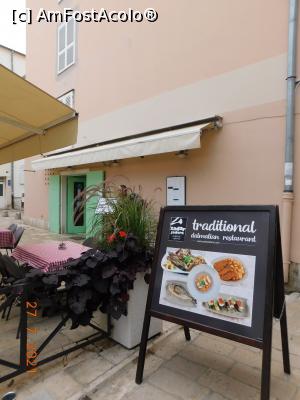 [P29] Restaurant Jadera-panou publicitar în stradă » foto by irinad
 - 
<span class="allrVoted glyphicon glyphicon-heart hidden" id="av1254574"></span>
<a class="m-l-10 hidden" id="sv1254574" onclick="voting_Foto_DelVot(,1254574,22098)" role="button">șterge vot <span class="glyphicon glyphicon-remove"></span></a>
<a id="v91254574" class=" c-red"  onclick="voting_Foto_SetVot(1254574)" role="button"><span class="glyphicon glyphicon-heart-empty"></span> <b>LIKE</b> = Votează poza</a> <img class="hidden"  id="f1254574W9" src="/imagini/loader.gif" border="0" /><span class="AjErrMes hidden" id="e1254574ErM"></span>