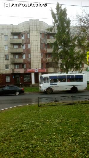 [P15] Minibuse produse in secolul trecut, blocuri lasate semirenovate.  » foto by senateo
 - 
<span class="allrVoted glyphicon glyphicon-heart hidden" id="av866882"></span>
<a class="m-l-10 hidden" id="sv866882" onclick="voting_Foto_DelVot(,866882,22099)" role="button">șterge vot <span class="glyphicon glyphicon-remove"></span></a>
<a id="v9866882" class=" c-red"  onclick="voting_Foto_SetVot(866882)" role="button"><span class="glyphicon glyphicon-heart-empty"></span> <b>LIKE</b> = Votează poza</a> <img class="hidden"  id="f866882W9" src="/imagini/loader.gif" border="0" /><span class="AjErrMes hidden" id="e866882ErM"></span>