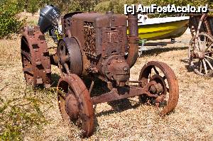 [P15] Tractoare dinainte de al Doilea Război Mondial deopotrivă cu bărci moderne.  » foto by Dabator
 - 
<span class="allrVoted glyphicon glyphicon-heart hidden" id="av504730"></span>
<a class="m-l-10 hidden" id="sv504730" onclick="voting_Foto_DelVot(,504730,22108)" role="button">șterge vot <span class="glyphicon glyphicon-remove"></span></a>
<a id="v9504730" class=" c-red"  onclick="voting_Foto_SetVot(504730)" role="button"><span class="glyphicon glyphicon-heart-empty"></span> <b>LIKE</b> = Votează poza</a> <img class="hidden"  id="f504730W9" src="/imagini/loader.gif" border="0" /><span class="AjErrMes hidden" id="e504730ErM"></span>