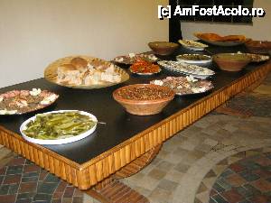 [P42] îti povestea despre fasolea acoperită frecată cu ceapă caramelizată, tocănița de ciuperci, porcăriile gen mușchiuleț afumat sau costiță, castraveții murați și ardeii copți » foto by Dabator
 - 
<span class="allrVoted glyphicon glyphicon-heart hidden" id="av504757"></span>
<a class="m-l-10 hidden" id="sv504757" onclick="voting_Foto_DelVot(,504757,22108)" role="button">șterge vot <span class="glyphicon glyphicon-remove"></span></a>
<a id="v9504757" class=" c-red"  onclick="voting_Foto_SetVot(504757)" role="button"><span class="glyphicon glyphicon-heart-empty"></span> <b>LIKE</b> = Votează poza</a> <img class="hidden"  id="f504757W9" src="/imagini/loader.gif" border="0" /><span class="AjErrMes hidden" id="e504757ErM"></span>