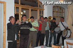 [P46] Apoi a început și spectacolul muzical...  » foto by Dabator
 - 
<span class="allrVoted glyphicon glyphicon-heart hidden" id="av504761"></span>
<a class="m-l-10 hidden" id="sv504761" onclick="voting_Foto_DelVot(,504761,22108)" role="button">șterge vot <span class="glyphicon glyphicon-remove"></span></a>
<a id="v9504761" class=" c-red"  onclick="voting_Foto_SetVot(504761)" role="button"><span class="glyphicon glyphicon-heart-empty"></span> <b>LIKE</b> = Votează poza</a> <img class="hidden"  id="f504761W9" src="/imagini/loader.gif" border="0" /><span class="AjErrMes hidden" id="e504761ErM"></span>