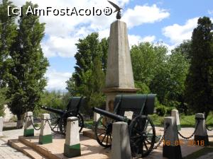 [P14] Calafat - Monumentul Eroilor străjuit de tunuri.  » foto by iulianic
 - 
<span class="allrVoted glyphicon glyphicon-heart hidden" id="av978892"></span>
<a class="m-l-10 hidden" id="sv978892" onclick="voting_Foto_DelVot(,978892,22108)" role="button">șterge vot <span class="glyphicon glyphicon-remove"></span></a>
<a id="v9978892" class=" c-red"  onclick="voting_Foto_SetVot(978892)" role="button"><span class="glyphicon glyphicon-heart-empty"></span> <b>LIKE</b> = Votează poza</a> <img class="hidden"  id="f978892W9" src="/imagini/loader.gif" border="0" /><span class="AjErrMes hidden" id="e978892ErM"></span>