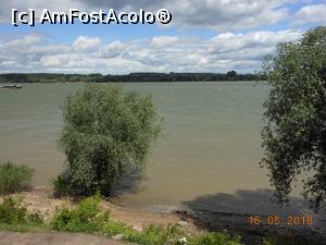 [P25] Calafat - Dunărea, vedere din parc.  » foto by iulianic
 - 
<span class="allrVoted glyphicon glyphicon-heart hidden" id="av978903"></span>
<a class="m-l-10 hidden" id="sv978903" onclick="voting_Foto_DelVot(,978903,22108)" role="button">șterge vot <span class="glyphicon glyphicon-remove"></span></a>
<a id="v9978903" class=" c-red"  onclick="voting_Foto_SetVot(978903)" role="button"><span class="glyphicon glyphicon-heart-empty"></span> <b>LIKE</b> = Votează poza</a> <img class="hidden"  id="f978903W9" src="/imagini/loader.gif" border="0" /><span class="AjErrMes hidden" id="e978903ErM"></span>