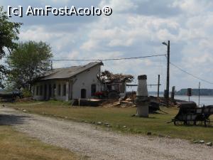[P16] Cetate - Fosta Gară fluvială din fostul port cerealier, acum o paragină.  » foto by iulianic
 - 
<span class="allrVoted glyphicon glyphicon-heart hidden" id="av1093464"></span>
<a class="m-l-10 hidden" id="sv1093464" onclick="voting_Foto_DelVot(,1093464,22108)" role="button">șterge vot <span class="glyphicon glyphicon-remove"></span></a>
<a id="v91093464" class=" c-red"  onclick="voting_Foto_SetVot(1093464)" role="button"><span class="glyphicon glyphicon-heart-empty"></span> <b>LIKE</b> = Votează poza</a> <img class="hidden"  id="f1093464W9" src="/imagini/loader.gif" border="0" /><span class="AjErrMes hidden" id="e1093464ErM"></span>