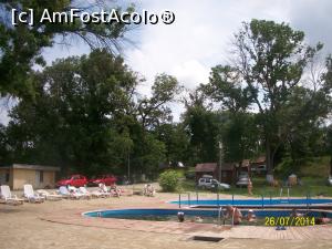 [P06] Zona de piscine; in plan indepartat casute, corturi, masini...  » foto by cristina47*
 - 
<span class="allrVoted glyphicon glyphicon-heart hidden" id="av869273"></span>
<a class="m-l-10 hidden" id="sv869273" onclick="voting_Foto_DelVot(,869273,22129)" role="button">șterge vot <span class="glyphicon glyphicon-remove"></span></a>
<a id="v9869273" class=" c-red"  onclick="voting_Foto_SetVot(869273)" role="button"><span class="glyphicon glyphicon-heart-empty"></span> <b>LIKE</b> = Votează poza</a> <img class="hidden"  id="f869273W9" src="/imagini/loader.gif" border="0" /><span class="AjErrMes hidden" id="e869273ErM"></span>