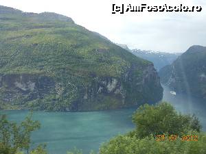 [P28] Geirangerfjord - Vedere de la capătul Drumului Vulturilor.  » foto by iulianic
 - 
<span class="allrVoted glyphicon glyphicon-heart hidden" id="av484759"></span>
<a class="m-l-10 hidden" id="sv484759" onclick="voting_Foto_DelVot(,484759,22147)" role="button">șterge vot <span class="glyphicon glyphicon-remove"></span></a>
<a id="v9484759" class=" c-red"  onclick="voting_Foto_SetVot(484759)" role="button"><span class="glyphicon glyphicon-heart-empty"></span> <b>LIKE</b> = Votează poza</a> <img class="hidden"  id="f484759W9" src="/imagini/loader.gif" border="0" /><span class="AjErrMes hidden" id="e484759ErM"></span>