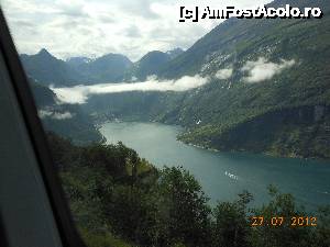 [P29] Geirangerfjord - Vedere de la capătul Drumului Vulturilor.  » foto by iulianic
 - 
<span class="allrVoted glyphicon glyphicon-heart hidden" id="av484760"></span>
<a class="m-l-10 hidden" id="sv484760" onclick="voting_Foto_DelVot(,484760,22147)" role="button">șterge vot <span class="glyphicon glyphicon-remove"></span></a>
<a id="v9484760" class=" c-red"  onclick="voting_Foto_SetVot(484760)" role="button"><span class="glyphicon glyphicon-heart-empty"></span> <b>LIKE</b> = Votează poza</a> <img class="hidden"  id="f484760W9" src="/imagini/loader.gif" border="0" /><span class="AjErrMes hidden" id="e484760ErM"></span>