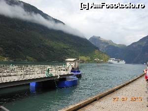 [P31] Geirangerfjord - Aici ne vom îmbarca pe Fjord1.  » foto by iulianic
 - 
<span class="allrVoted glyphicon glyphicon-heart hidden" id="av484762"></span>
<a class="m-l-10 hidden" id="sv484762" onclick="voting_Foto_DelVot(,484762,22147)" role="button">șterge vot <span class="glyphicon glyphicon-remove"></span></a>
<a id="v9484762" class=" c-red"  onclick="voting_Foto_SetVot(484762)" role="button"><span class="glyphicon glyphicon-heart-empty"></span> <b>LIKE</b> = Votează poza</a> <img class="hidden"  id="f484762W9" src="/imagini/loader.gif" border="0" /><span class="AjErrMes hidden" id="e484762ErM"></span>