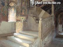 [P13] Curtea Domnească Târgoviste  - scara interioara ce duce la balcon in Biserica Domneasca » foto by corinne
 - 
<span class="allrVoted glyphicon glyphicon-heart hidden" id="av167531"></span>
<a class="m-l-10 hidden" id="sv167531" onclick="voting_Foto_DelVot(,167531,22157)" role="button">șterge vot <span class="glyphicon glyphicon-remove"></span></a>
<a id="v9167531" class=" c-red"  onclick="voting_Foto_SetVot(167531)" role="button"><span class="glyphicon glyphicon-heart-empty"></span> <b>LIKE</b> = Votează poza</a> <img class="hidden"  id="f167531W9" src="/imagini/loader.gif" border="0" /><span class="AjErrMes hidden" id="e167531ErM"></span>