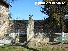 [P04] Curtea Domnească Târgoviste  - bustul voievodului Petru Cercel » foto by corinne
 - 
<span class="allrVoted glyphicon glyphicon-heart hidden" id="av167509"></span>
<a class="m-l-10 hidden" id="sv167509" onclick="voting_Foto_DelVot(,167509,22157)" role="button">șterge vot <span class="glyphicon glyphicon-remove"></span></a>
<a id="v9167509" class=" c-red"  onclick="voting_Foto_SetVot(167509)" role="button"><span class="glyphicon glyphicon-heart-empty"></span> <b>LIKE</b> = Votează poza</a> <img class="hidden"  id="f167509W9" src="/imagini/loader.gif" border="0" /><span class="AjErrMes hidden" id="e167509ErM"></span>