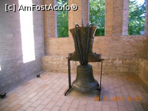 [P25] Clopotul de la intrarea in Biserica Domneasca » foto by zlatna
 - 
<span class="allrVoted glyphicon glyphicon-heart hidden" id="av709590"></span>
<a class="m-l-10 hidden" id="sv709590" onclick="voting_Foto_DelVot(,709590,22157)" role="button">șterge vot <span class="glyphicon glyphicon-remove"></span></a>
<a id="v9709590" class=" c-red"  onclick="voting_Foto_SetVot(709590)" role="button"><span class="glyphicon glyphicon-heart-empty"></span> <b>LIKE</b> = Votează poza</a> <img class="hidden"  id="f709590W9" src="/imagini/loader.gif" border="0" /><span class="AjErrMes hidden" id="e709590ErM"></span>