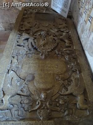 [P06] Piatra de mormânt a Doamnei Elina, soția lui Matei Basarab. » foto by tata123 🔱
 - 
<span class="allrVoted glyphicon glyphicon-heart hidden" id="av1303004"></span>
<a class="m-l-10 hidden" id="sv1303004" onclick="voting_Foto_DelVot(,1303004,22157)" role="button">șterge vot <span class="glyphicon glyphicon-remove"></span></a>
<a id="v91303004" class=" c-red"  onclick="voting_Foto_SetVot(1303004)" role="button"><span class="glyphicon glyphicon-heart-empty"></span> <b>LIKE</b> = Votează poza</a> <img class="hidden"  id="f1303004W9" src="/imagini/loader.gif" border="0" /><span class="AjErrMes hidden" id="e1303004ErM"></span>