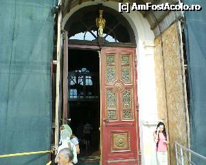 [P01] intrarea in biserica » foto by papalito
 - 
<span class="allrVoted glyphicon glyphicon-heart hidden" id="av350933"></span>
<a class="m-l-10 hidden" id="sv350933" onclick="voting_Foto_DelVot(,350933,22163)" role="button">șterge vot <span class="glyphicon glyphicon-remove"></span></a>
<a id="v9350933" class=" c-red"  onclick="voting_Foto_SetVot(350933)" role="button"><span class="glyphicon glyphicon-heart-empty"></span> <b>LIKE</b> = Votează poza</a> <img class="hidden"  id="f350933W9" src="/imagini/loader.gif" border="0" /><span class="AjErrMes hidden" id="e350933ErM"></span>