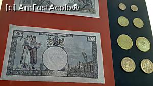 [P11] În dreapta: Prima monedă  pe care apare o personalitate feminină, Regina Maria, bătută în 1927 (deși pe ea apare anul 1922), cu prilejul aniversării a 5 ani de la încoronarea de la Alba Iulia » foto by adso
 - 
<span class="allrVoted glyphicon glyphicon-heart hidden" id="av1481245"></span>
<a class="m-l-10 hidden" id="sv1481245" onclick="voting_Foto_DelVot(,1481245,22163)" role="button">șterge vot <span class="glyphicon glyphicon-remove"></span></a>
<a id="v91481245" class=" c-red"  onclick="voting_Foto_SetVot(1481245)" role="button"><span class="glyphicon glyphicon-heart-empty"></span> <b>LIKE</b> = Votează poza</a> <img class="hidden"  id="f1481245W9" src="/imagini/loader.gif" border="0" /><span class="AjErrMes hidden" id="e1481245ErM"></span>