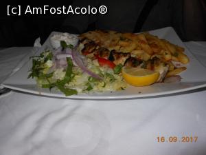 [P06] Laganas - The Corner Restaurant. Primul souvlaki în Zakynthos.  » foto by iulianic
 - 
<span class="allrVoted glyphicon glyphicon-heart hidden" id="av905498"></span>
<a class="m-l-10 hidden" id="sv905498" onclick="voting_Foto_DelVot(,905498,22236)" role="button">șterge vot <span class="glyphicon glyphicon-remove"></span></a>
<a id="v9905498" class=" c-red"  onclick="voting_Foto_SetVot(905498)" role="button"><span class="glyphicon glyphicon-heart-empty"></span> <b>LIKE</b> = Votează poza</a> <img class="hidden"  id="f905498W9" src="/imagini/loader.gif" border="0" /><span class="AjErrMes hidden" id="e905498ErM"></span>