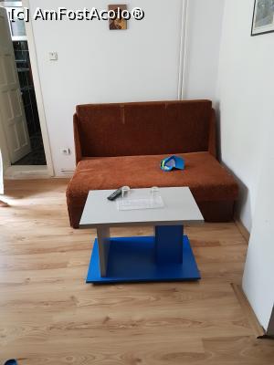 [P03] Pensiunea Perla Arieșului - interior de camera triplă, canapeaua » foto by sunflower
 - 
<span class="allrVoted glyphicon glyphicon-heart hidden" id="av876124"></span>
<a class="m-l-10 hidden" id="sv876124" onclick="voting_Foto_DelVot(,876124,22250)" role="button">șterge vot <span class="glyphicon glyphicon-remove"></span></a>
<a id="v9876124" class=" c-red"  onclick="voting_Foto_SetVot(876124)" role="button"><span class="glyphicon glyphicon-heart-empty"></span> <b>LIKE</b> = Votează poza</a> <img class="hidden"  id="f876124W9" src="/imagini/loader.gif" border="0" /><span class="AjErrMes hidden" id="e876124ErM"></span>