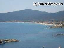 [P16] Minunatul Sarti, cu plaja, marea si muntele laolalta,de pe Sithonia cea fermecata... » foto by ileanaxperta*
 - 
<span class="allrVoted glyphicon glyphicon-heart hidden" id="av71977"></span>
<a class="m-l-10 hidden" id="sv71977" onclick="voting_Foto_DelVot(,71977,22254)" role="button">șterge vot <span class="glyphicon glyphicon-remove"></span></a>
<a id="v971977" class=" c-red"  onclick="voting_Foto_SetVot(71977)" role="button"><span class="glyphicon glyphicon-heart-empty"></span> <b>LIKE</b> = Votează poza</a> <img class="hidden"  id="f71977W9" src="/imagini/loader.gif" border="0" /><span class="AjErrMes hidden" id="e71977ErM"></span>