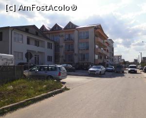 [P01] Drumul de la B-dul Mamaia Nord la pensiune spre mare. Este asfaltat pana la vila. De aici 300 metri se fac ca la tara prin mizerie pana la plaja.  » foto by kristy_
 - 
<span class="allrVoted glyphicon glyphicon-heart hidden" id="av1027747"></span>
<a class="m-l-10 hidden" id="sv1027747" onclick="voting_Foto_DelVot(,1027747,22272)" role="button">șterge vot <span class="glyphicon glyphicon-remove"></span></a>
<a id="v91027747" class=" c-red"  onclick="voting_Foto_SetVot(1027747)" role="button"><span class="glyphicon glyphicon-heart-empty"></span> <b>LIKE</b> = Votează poza</a> <img class="hidden"  id="f1027747W9" src="/imagini/loader.gif" border="0" /><span class="AjErrMes hidden" id="e1027747ErM"></span>