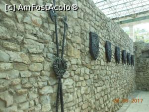[P08] Lezhë - Heraldică în interiorul Memorialului Skanderbeg.  » foto by iulianic
 - 
<span class="allrVoted glyphicon glyphicon-heart hidden" id="av878296"></span>
<a class="m-l-10 hidden" id="sv878296" onclick="voting_Foto_DelVot(,878296,22278)" role="button">șterge vot <span class="glyphicon glyphicon-remove"></span></a>
<a id="v9878296" class=" c-red"  onclick="voting_Foto_SetVot(878296)" role="button"><span class="glyphicon glyphicon-heart-empty"></span> <b>LIKE</b> = Votează poza</a> <img class="hidden"  id="f878296W9" src="/imagini/loader.gif" border="0" /><span class="AjErrMes hidden" id="e878296ErM"></span>