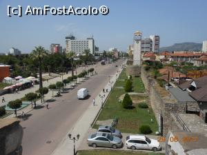 [P02] Elbasan - Bulevardul central. Panoramă surprinsă din turnul cetății.  » foto by iulianic
 - 
<span class="allrVoted glyphicon glyphicon-heart hidden" id="av886972"></span>
<a class="m-l-10 hidden" id="sv886972" onclick="voting_Foto_DelVot(,886972,22278)" role="button">șterge vot <span class="glyphicon glyphicon-remove"></span></a>
<a id="v9886972" class=" c-red"  onclick="voting_Foto_SetVot(886972)" role="button"><span class="glyphicon glyphicon-heart-empty"></span> <b>LIKE</b> = Votează poza</a> <img class="hidden"  id="f886972W9" src="/imagini/loader.gif" border="0" /><span class="AjErrMes hidden" id="e886972ErM"></span>