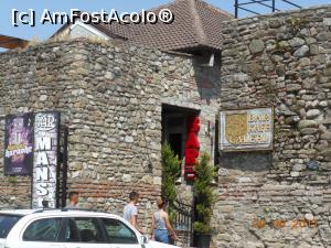 [P26] Elbasan - Intrarea la Bar Cafe Galeri.  » foto by iulianic
 - 
<span class="allrVoted glyphicon glyphicon-heart hidden" id="av886996"></span>
<a class="m-l-10 hidden" id="sv886996" onclick="voting_Foto_DelVot(,886996,22278)" role="button">șterge vot <span class="glyphicon glyphicon-remove"></span></a>
<a id="v9886996" class=" c-red"  onclick="voting_Foto_SetVot(886996)" role="button"><span class="glyphicon glyphicon-heart-empty"></span> <b>LIKE</b> = Votează poza</a> <img class="hidden"  id="f886996W9" src="/imagini/loader.gif" border="0" /><span class="AjErrMes hidden" id="e886996ErM"></span>