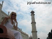 [P19] Frumusetea Taj Mahal-ului dintr-o pozitie inedita. » foto by popescu.borsa*
 - 
<span class="allrVoted glyphicon glyphicon-heart hidden" id="av145858"></span>
<a class="m-l-10 hidden" id="sv145858" onclick="voting_Foto_DelVot(,145858,22287)" role="button">șterge vot <span class="glyphicon glyphicon-remove"></span></a>
<a id="v9145858" class=" c-red"  onclick="voting_Foto_SetVot(145858)" role="button"><span class="glyphicon glyphicon-heart-empty"></span> <b>LIKE</b> = Votează poza</a> <img class="hidden"  id="f145858W9" src="/imagini/loader.gif" border="0" /><span class="AjErrMes hidden" id="e145858ErM"></span>