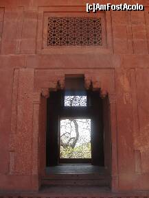 [P11] Fatehpur Sikri...poza fara valoare turistica deosebita,dar  mi-a placut mie... » foto by cristina65
 - 
<span class="allrVoted glyphicon glyphicon-heart hidden" id="av279870"></span>
<a class="m-l-10 hidden" id="sv279870" onclick="voting_Foto_DelVot(,279870,22287)" role="button">șterge vot <span class="glyphicon glyphicon-remove"></span></a>
<a id="v9279870" class=" c-red"  onclick="voting_Foto_SetVot(279870)" role="button"><span class="glyphicon glyphicon-heart-empty"></span> <b>LIKE</b> = Votează poza</a> <img class="hidden"  id="f279870W9" src="/imagini/loader.gif" border="0" /><span class="AjErrMes hidden" id="e279870ErM"></span>