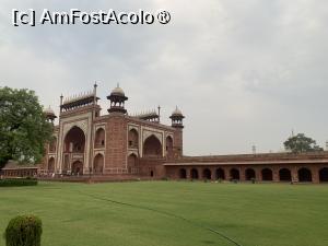 [P13] Taj Mahal » foto by AZE
 - 
<span class="allrVoted glyphicon glyphicon-heart hidden" id="av1434141"></span>
<a class="m-l-10 hidden" id="sv1434141" onclick="voting_Foto_DelVot(,1434141,22287)" role="button">șterge vot <span class="glyphicon glyphicon-remove"></span></a>
<a id="v91434141" class=" c-red"  onclick="voting_Foto_SetVot(1434141)" role="button"><span class="glyphicon glyphicon-heart-empty"></span> <b>LIKE</b> = Votează poza</a> <img class="hidden"  id="f1434141W9" src="/imagini/loader.gif" border="0" /><span class="AjErrMes hidden" id="e1434141ErM"></span>