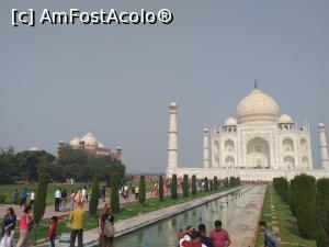 [P29] o zi senina, perfecta pentru a vizita Taj Mahal » foto by Yolanda
 - 
<span class="allrVoted glyphicon glyphicon-heart hidden" id="av1141771"></span>
<a class="m-l-10 hidden" id="sv1141771" onclick="voting_Foto_DelVot(,1141771,22287)" role="button">șterge vot <span class="glyphicon glyphicon-remove"></span></a>
<a id="v91141771" class=" c-red"  onclick="voting_Foto_SetVot(1141771)" role="button"><span class="glyphicon glyphicon-heart-empty"></span> <b>LIKE</b> = Votează poza</a> <img class="hidden"  id="f1141771W9" src="/imagini/loader.gif" border="0" /><span class="AjErrMes hidden" id="e1141771ErM"></span>