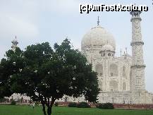 [P14] o ultima privire spre Taj Mahal » foto by ghecamelia
 - 
<span class="allrVoted glyphicon glyphicon-heart hidden" id="av121164"></span>
<a class="m-l-10 hidden" id="sv121164" onclick="voting_Foto_DelVot(,121164,22287)" role="button">șterge vot <span class="glyphicon glyphicon-remove"></span></a>
<a id="v9121164" class=" c-red"  onclick="voting_Foto_SetVot(121164)" role="button"><span class="glyphicon glyphicon-heart-empty"></span> <b>LIKE</b> = Votează poza</a> <img class="hidden"  id="f121164W9" src="/imagini/loader.gif" border="0" /><span class="AjErrMes hidden" id="e121164ErM"></span>