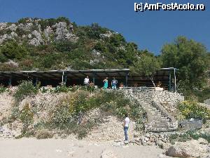 [P03] Taverna este situata la poalele muntelui, chiar cu fata la mare, pe plaja Katisma » foto by georgiana
 - 
<span class="allrVoted glyphicon glyphicon-heart hidden" id="av337801"></span>
<a class="m-l-10 hidden" id="sv337801" onclick="voting_Foto_DelVot(,337801,22298)" role="button">șterge vot <span class="glyphicon glyphicon-remove"></span></a>
<a id="v9337801" class=" c-red"  onclick="voting_Foto_SetVot(337801)" role="button"><span class="glyphicon glyphicon-heart-empty"></span> <b>LIKE</b> = Votează poza</a> <img class="hidden"  id="f337801W9" src="/imagini/loader.gif" border="0" /><span class="AjErrMes hidden" id="e337801ErM"></span>