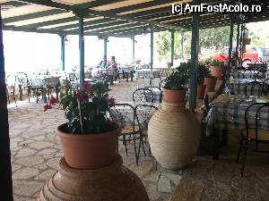 [P04] Taverna, in pauza intre pranz si cina » foto by georgiana
 - 
<span class="allrVoted glyphicon glyphicon-heart hidden" id="av337803"></span>
<a class="m-l-10 hidden" id="sv337803" onclick="voting_Foto_DelVot(,337803,22298)" role="button">șterge vot <span class="glyphicon glyphicon-remove"></span></a>
<a id="v9337803" class=" c-red"  onclick="voting_Foto_SetVot(337803)" role="button"><span class="glyphicon glyphicon-heart-empty"></span> <b>LIKE</b> = Votează poza</a> <img class="hidden"  id="f337803W9" src="/imagini/loader.gif" border="0" /><span class="AjErrMes hidden" id="e337803ErM"></span>