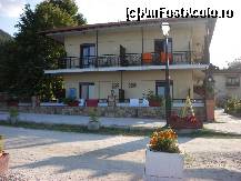 [P32] hotelul Kamelia
Este f f bine pozitionat, chiar pe plaja , incredibil de curat si inconjurat peste tot de flori » foto by Tuica
 - 
<span class="allrVoted glyphicon glyphicon-heart hidden" id="av113249"></span>
<a class="m-l-10 hidden" id="sv113249" onclick="voting_Foto_DelVot(,113249,22302)" role="button">șterge vot <span class="glyphicon glyphicon-remove"></span></a>
<a id="v9113249" class=" c-red"  onclick="voting_Foto_SetVot(113249)" role="button"><span class="glyphicon glyphicon-heart-empty"></span> <b>LIKE</b> = Votează poza</a> <img class="hidden"  id="f113249W9" src="/imagini/loader.gif" border="0" /><span class="AjErrMes hidden" id="e113249ErM"></span>