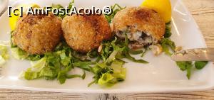 [P17] Arancini - bile de orez cu ciuperci, bacon și mozzarela - Mare Verde » foto by zapacitu
 - 
<span class="allrVoted glyphicon glyphicon-heart hidden" id="av1322717"></span>
<a class="m-l-10 hidden" id="sv1322717" onclick="voting_Foto_DelVot(,1322717,22302)" role="button">șterge vot <span class="glyphicon glyphicon-remove"></span></a>
<a id="v91322717" class=" c-red"  onclick="voting_Foto_SetVot(1322717)" role="button"><span class="glyphicon glyphicon-heart-empty"></span> <b>LIKE</b> = Votează poza</a> <img class="hidden"  id="f1322717W9" src="/imagini/loader.gif" border="0" /><span class="AjErrMes hidden" id="e1322717ErM"></span>