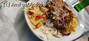 [P09] giros la ya souvlaki » foto by zapacitu
 - 
<span class="allrVoted glyphicon glyphicon-heart hidden" id="av1322709"></span>
<a class="m-l-10 hidden" id="sv1322709" onclick="voting_Foto_DelVot(,1322709,22302)" role="button">șterge vot <span class="glyphicon glyphicon-remove"></span></a>
<a id="v91322709" class=" c-red"  onclick="voting_Foto_SetVot(1322709)" role="button"><span class="glyphicon glyphicon-heart-empty"></span> <b>LIKE</b> = Votează poza</a> <img class="hidden"  id="f1322709W9" src="/imagini/loader.gif" border="0" /><span class="AjErrMes hidden" id="e1322709ErM"></span>