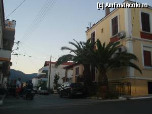 [P01] aceasta este strada de care va povesteam (perpedinculara pe strada principala, langa KOdak)  » foto by A.E.N
 - 
<span class="allrVoted glyphicon glyphicon-heart hidden" id="av342378"></span>
<a class="m-l-10 hidden" id="sv342378" onclick="voting_Foto_DelVot(,342378,22307)" role="button">șterge vot <span class="glyphicon glyphicon-remove"></span></a>
<a id="v9342378" class=" c-red"  onclick="voting_Foto_SetVot(342378)" role="button"><span class="glyphicon glyphicon-heart-empty"></span> <b>LIKE</b> = Votează poza</a> <img class="hidden"  id="f342378W9" src="/imagini/loader.gif" border="0" /><span class="AjErrMes hidden" id="e342378ErM"></span>