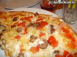 [P15] pizza comandata :)  » foto by A.E.N
 - 
<span class="allrVoted glyphicon glyphicon-heart hidden" id="av342392"></span>
<a class="m-l-10 hidden" id="sv342392" onclick="voting_Foto_DelVot(,342392,22307)" role="button">șterge vot <span class="glyphicon glyphicon-remove"></span></a>
<a id="v9342392" class=" c-red"  onclick="voting_Foto_SetVot(342392)" role="button"><span class="glyphicon glyphicon-heart-empty"></span> <b>LIKE</b> = Votează poza</a> <img class="hidden"  id="f342392W9" src="/imagini/loader.gif" border="0" /><span class="AjErrMes hidden" id="e342392ErM"></span>