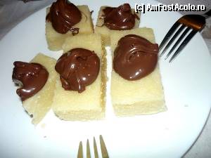 [P25] prajiturica cu cocos si finetti (din partea casei)  » foto by A.E.N
 - 
<span class="allrVoted glyphicon glyphicon-heart hidden" id="av342405"></span>
<a class="m-l-10 hidden" id="sv342405" onclick="voting_Foto_DelVot(,342405,22307)" role="button">șterge vot <span class="glyphicon glyphicon-remove"></span></a>
<a id="v9342405" class=" c-red"  onclick="voting_Foto_SetVot(342405)" role="button"><span class="glyphicon glyphicon-heart-empty"></span> <b>LIKE</b> = Votează poza</a> <img class="hidden"  id="f342405W9" src="/imagini/loader.gif" border="0" /><span class="AjErrMes hidden" id="e342405ErM"></span>