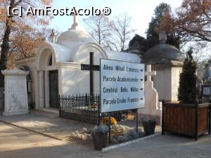 [P03] Panteonul României - Cimitirul Bellu. Indicatoare. » foto by iulianic
 - 
<span class="allrVoted glyphicon glyphicon-heart hidden" id="av1218475"></span>
<a class="m-l-10 hidden" id="sv1218475" onclick="voting_Foto_DelVot(,1218475,22321)" role="button">șterge vot <span class="glyphicon glyphicon-remove"></span></a>
<a id="v91218475" class=" c-red"  onclick="voting_Foto_SetVot(1218475)" role="button"><span class="glyphicon glyphicon-heart-empty"></span> <b>LIKE</b> = Votează poza</a> <img class="hidden"  id="f1218475W9" src="/imagini/loader.gif" border="0" /><span class="AjErrMes hidden" id="e1218475ErM"></span>