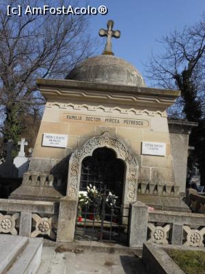 [P31] Panteonul României - Cimitirul Bellu. » foto by iulianic
 - 
<span class="allrVoted glyphicon glyphicon-heart hidden" id="av1218503"></span>
<a class="m-l-10 hidden" id="sv1218503" onclick="voting_Foto_DelVot(,1218503,22321)" role="button">șterge vot <span class="glyphicon glyphicon-remove"></span></a>
<a id="v91218503" class=" c-red"  onclick="voting_Foto_SetVot(1218503)" role="button"><span class="glyphicon glyphicon-heart-empty"></span> <b>LIKE</b> = Votează poza</a> <img class="hidden"  id="f1218503W9" src="/imagini/loader.gif" border="0" /><span class="AjErrMes hidden" id="e1218503ErM"></span>